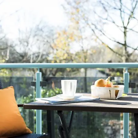 Ξενοδοχείο με διαμερίσματα Parkside House 2*