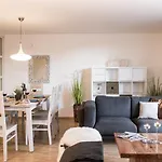 Parkside House מלון דירות