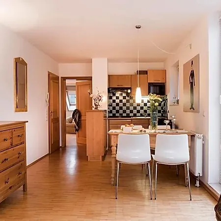 Parkside House 4* Ντίσελντορφ
