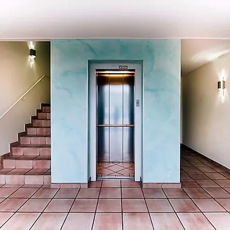 Parkside House Ξενοδοχείο με διαμερίσματα 4*