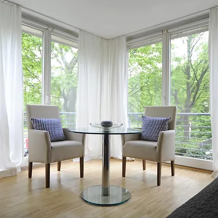 Aparthotel Parkside House 4*